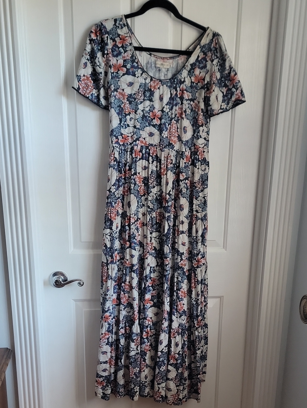 NATURAL LIFE Navy and Cream Floral Maxi Dress with Coral Accents Xs X Small